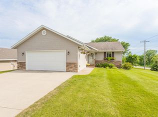2210 Ridgedale Dr SE, Alexandria, MN 56308