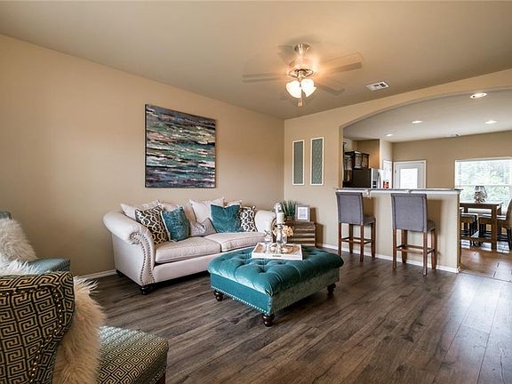 3rd image of 2525 Demotte Dr