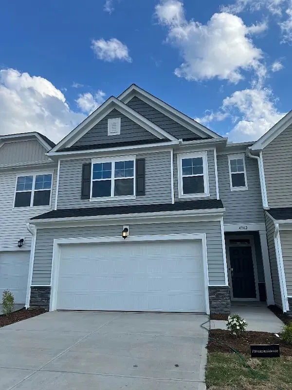 Building Photo - 4942 Arkose Dr