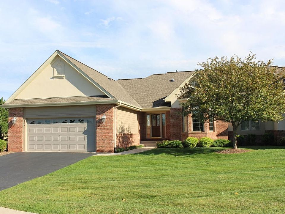 1st image of 305 Eagles Cove Cir