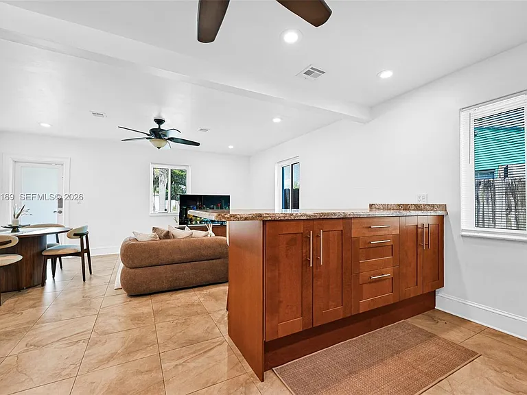 1328 N Andrews Ave — Photo 10