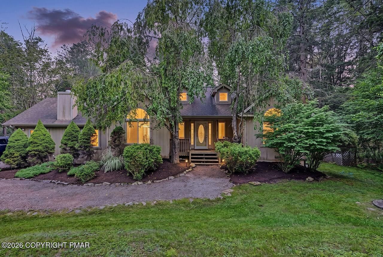 305 Meadowbrook Ct