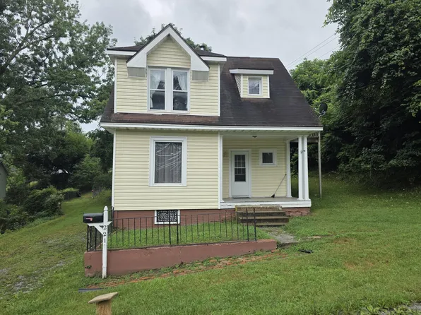 221 Cedar St, Ronceverte, WV 24970