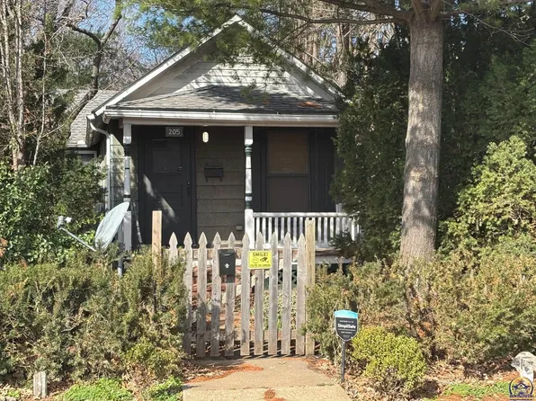 205 SW Van Buren St, Topeka, KS 66603