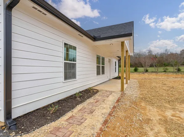 584 E County Line Rd, Danielsville, GA 30633