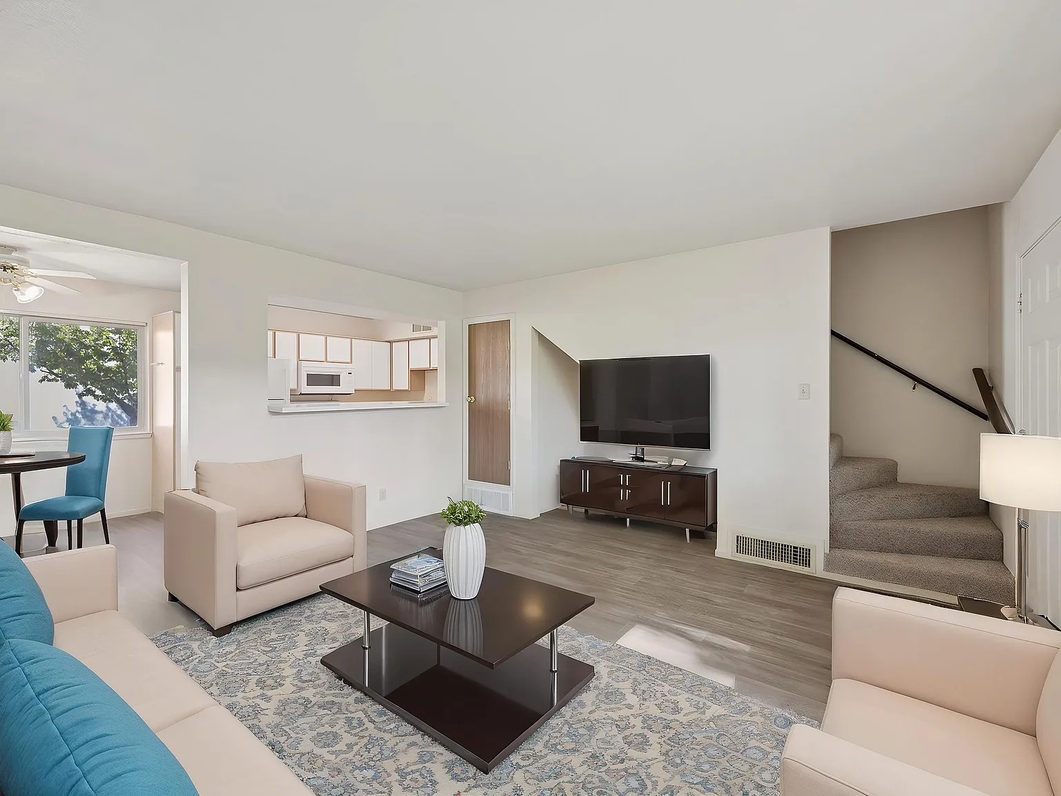Vale Apartments & Townhomes — Photo 4