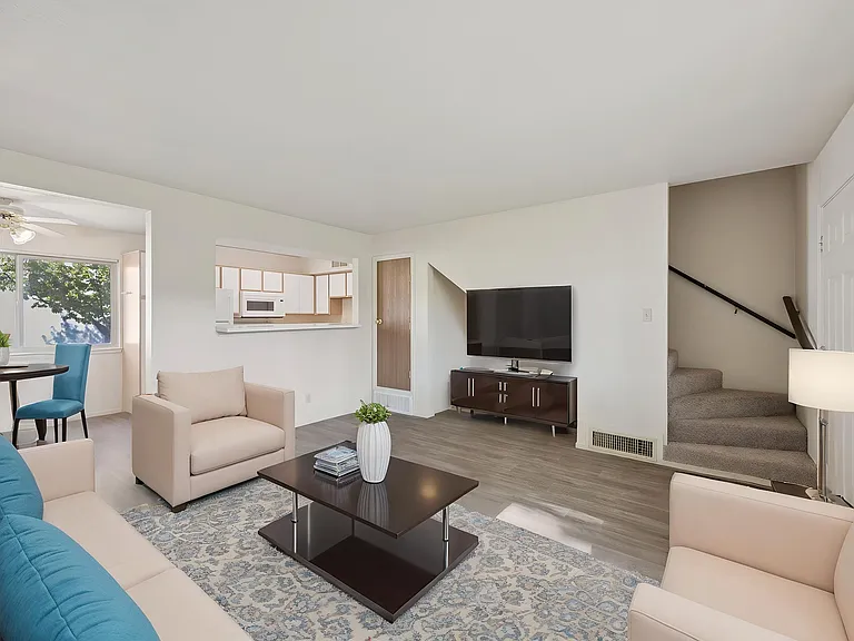 Vale Apartments & Townhomes — Photo 4