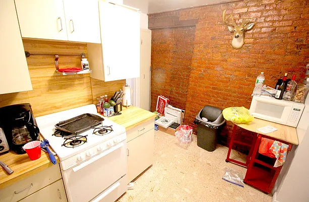 Rented by Compass | media 25