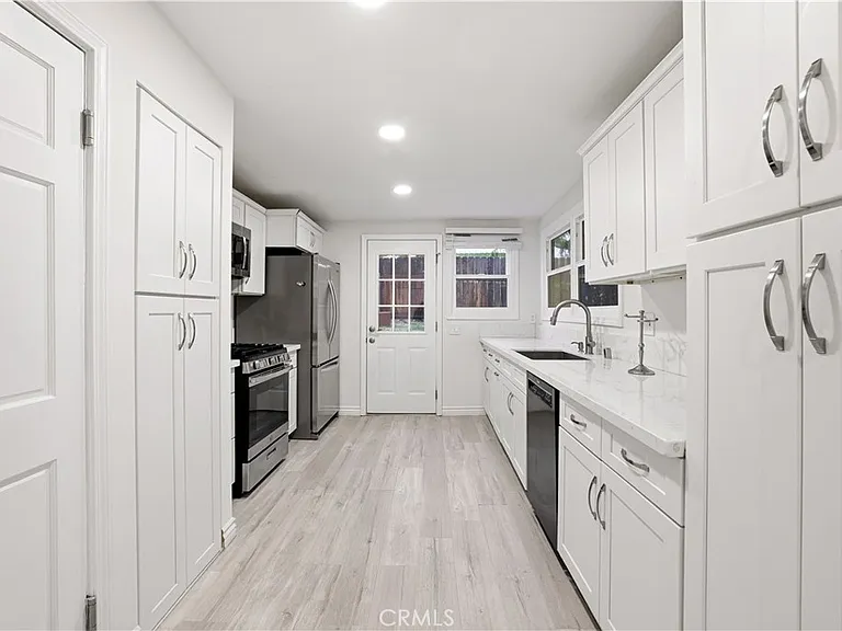 3735 5th Ave — Photo 7