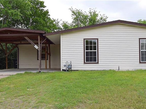 3rd image of 910 Southside Dr
