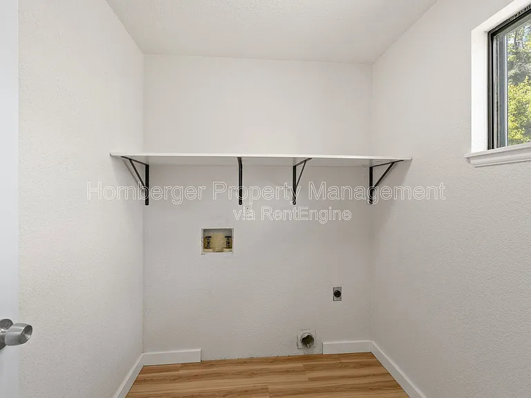 1609 E 1st Ave — Photo 11