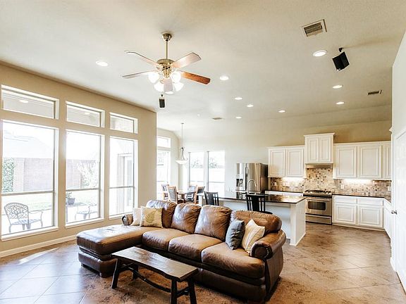 4th image of 3926 Jade Cove Ln