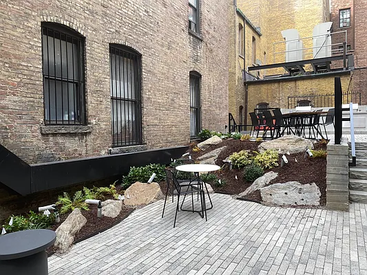 Rented by Tourma Realty LLC | media 25