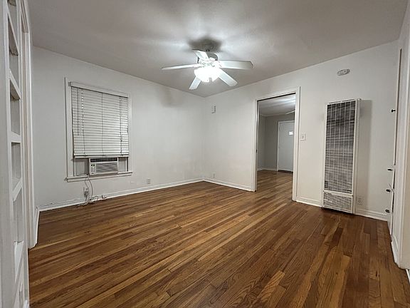 5th image of 3119 33rd St APT B