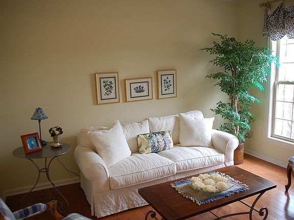 5th image of 6604 Dalmore Ln