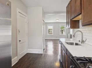 James by The Lakes | 2901 James Ave. S. - 2 Bedrooms Available!, Minneapolis, MN 55408