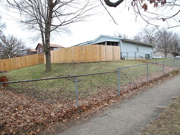 4th image of 1601 Diamond Ct NE