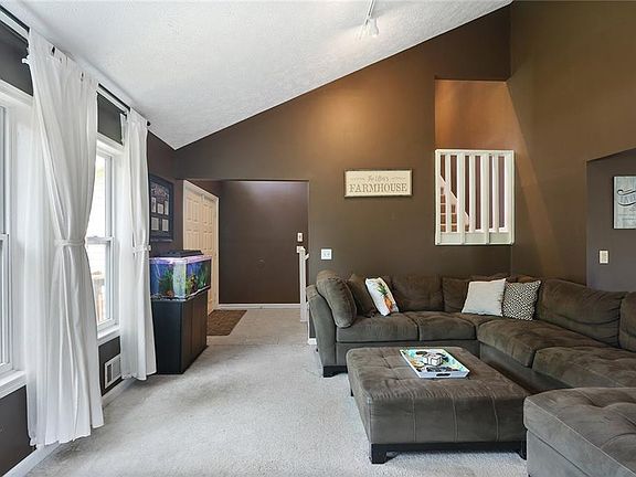 4th image of 2533 Empire Forest Dr