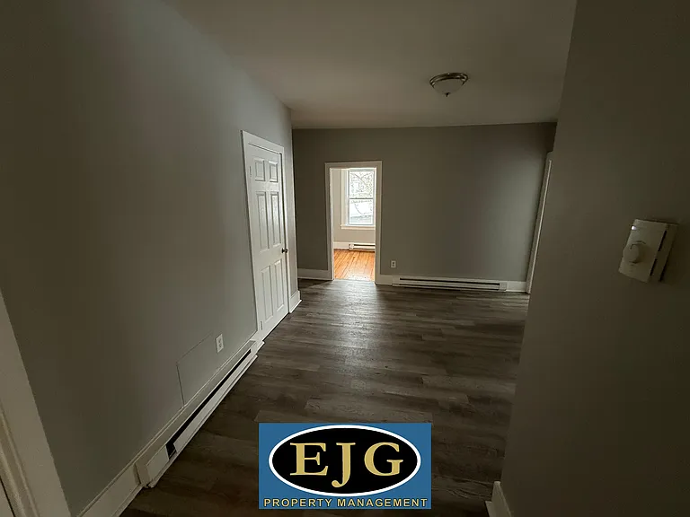 207 Pine St #2 — Photo 9