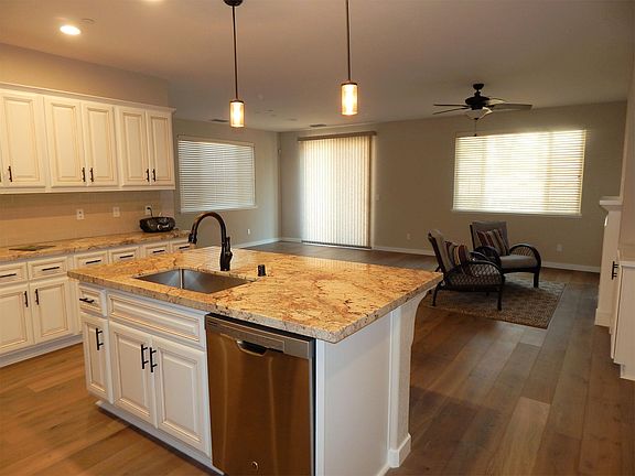 4th image of 306 Ironwood Ct