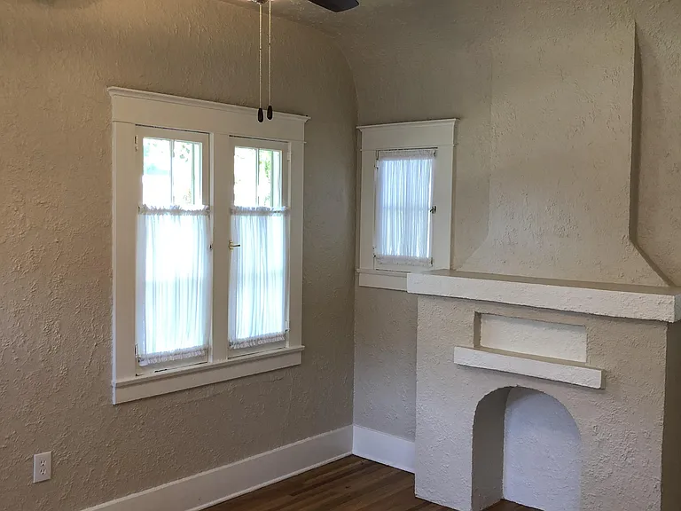 501 W Whiting Ave #8 — Photo 10