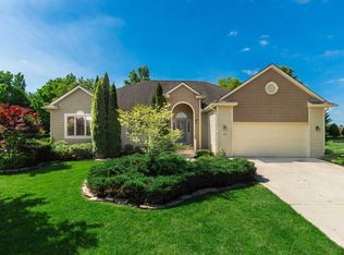 3182 Arctic Ave, Lewis Center, OH 43035