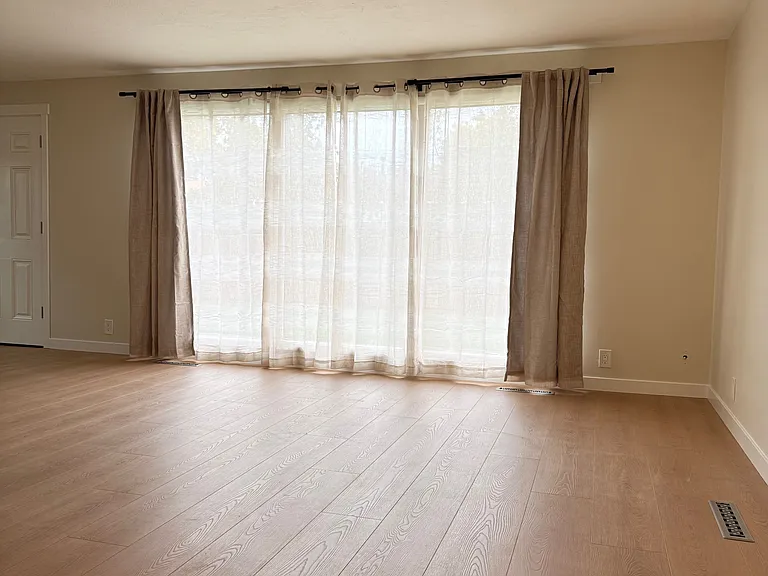 2912 W Malad St — Photo 8