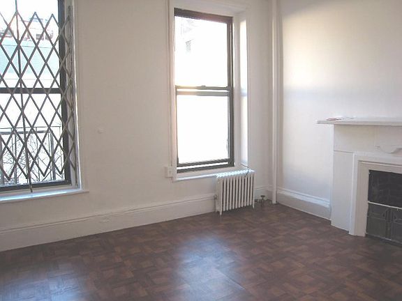 5th image of 554 W 50th St APT 3FE