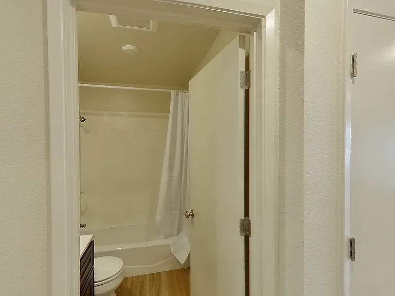 2437 Piedmont Ave — Photo 21