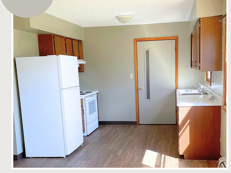 408 NW 4th St #1 — Photo 3