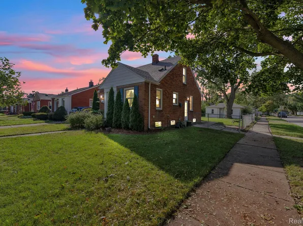 24163 Ross St, Dearborn, MI 48124