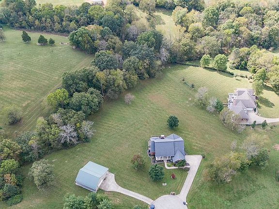 3rd image of 50 Oak Haven Ct