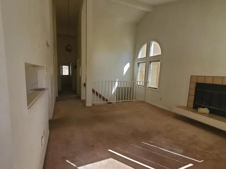 552 Observatory Dr — Photo 3