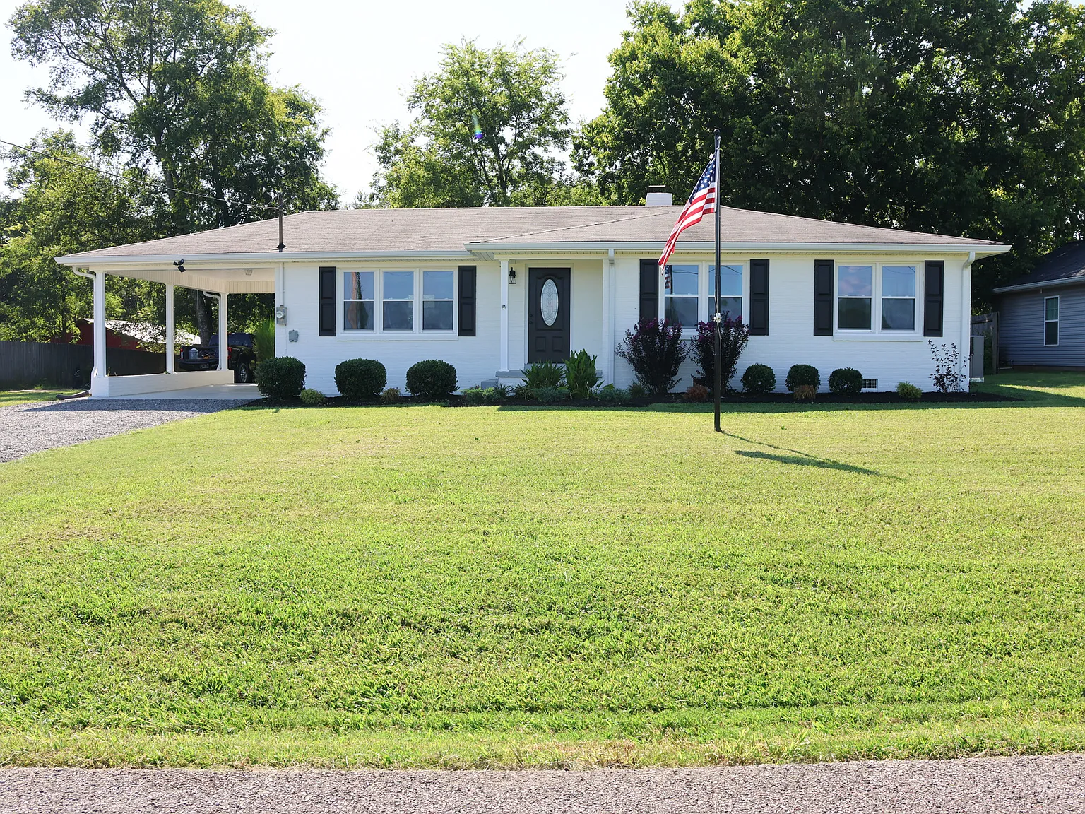 3 bed, 1224 sqft, $3,500 — Photo 1