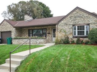 3032 E Waterford Ave, Saint Francis, WI 53235