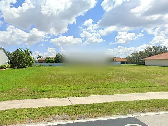 3rd image of 4715 Agualinda Blvd