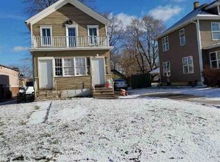 1016 Bangs St, Aurora, IL 60505