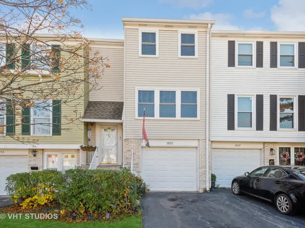 1935 Farnham Ct, Schaumburg, IL 60194