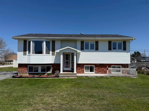 40 James St, Yarmouth, NS B5A 4M5