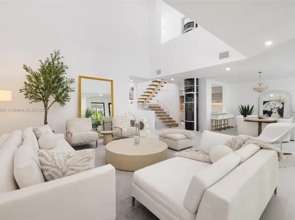 2000 S Bayshore Dr APT 4, Miami, FL 33133