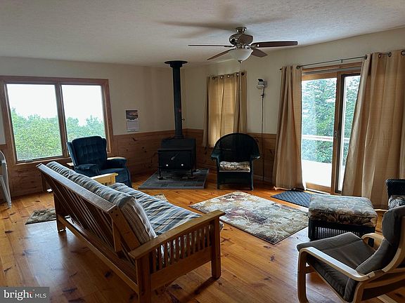 2nd image of 46 Pond Rd