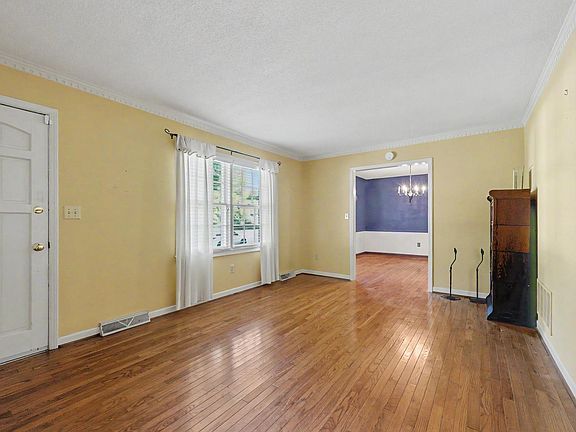 5th image of 105 Vicksburg Ct
