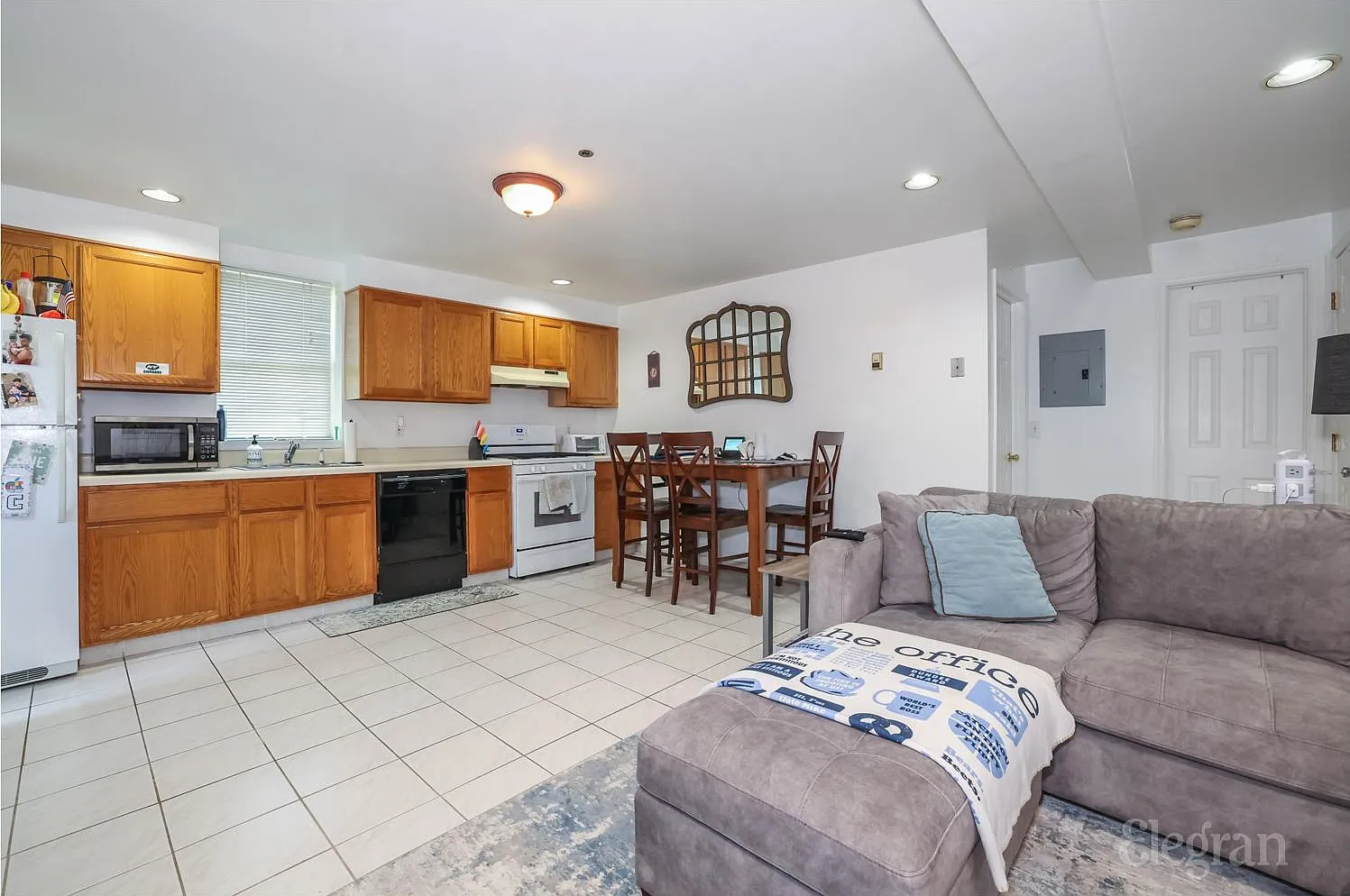1 bed, 850 sqft, $2,400 — Photo 2