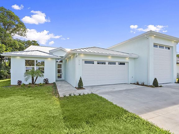 2nd image of 516 SE Alamanda Way