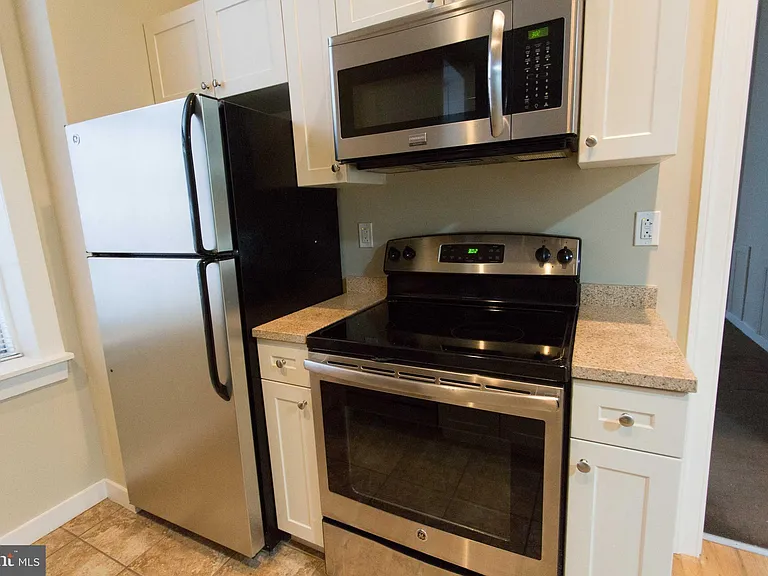 1100 Spruce St #1C — Photo 9