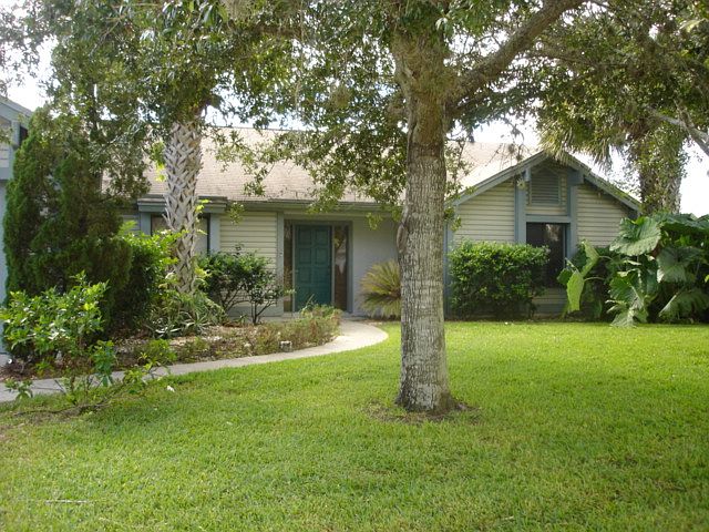 1st image of 551 Stillwater Dr