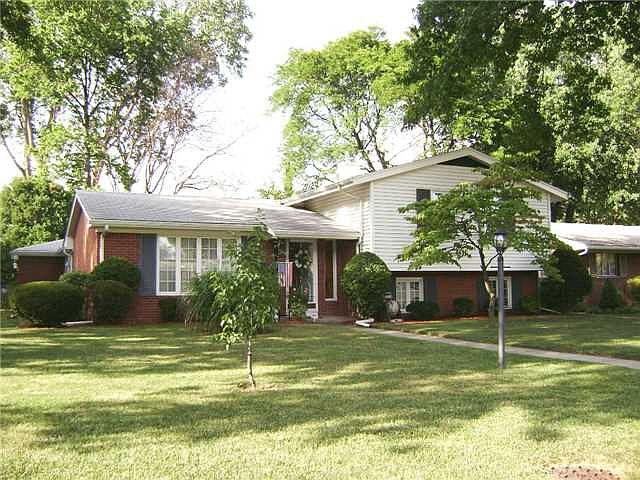 1st image of 4452 Clarewood Dr