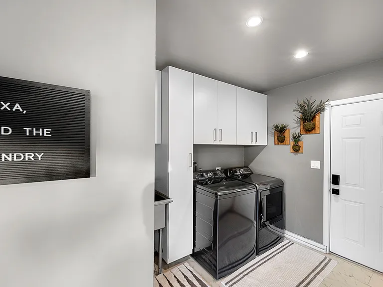 843 Bernard Dr — Photo 29
