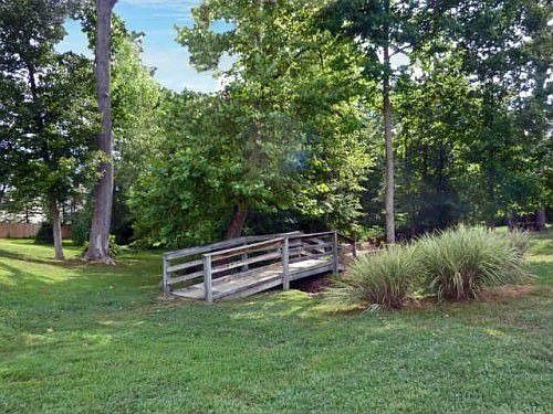 5th image of 309 Holly Ln