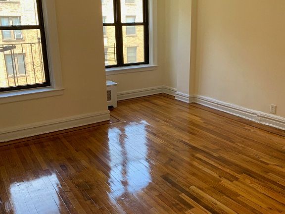 5th image of 14430 35th Ave #B42